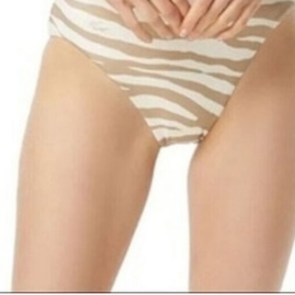 NEW! MICHAEL KORS Zebra Animal Print LS One-Piece Rash Guard Style Swimsuit 4. - Picture 2 of 5